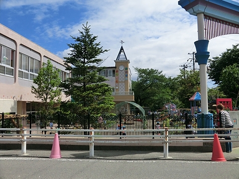 大沢幼稚園　距離約290m