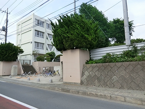 藤沢市立御所見小学校まで約350m
