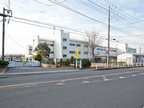 座間市立ひばりが丘小学校　　距離約600m