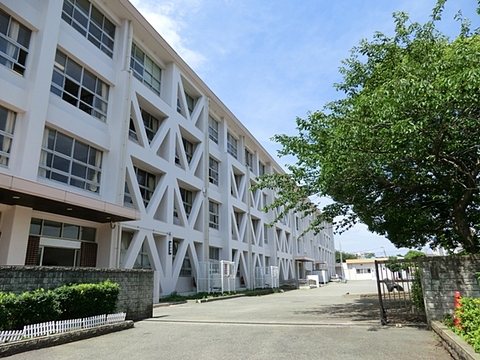 藤沢市立村岡小学校まで約400m