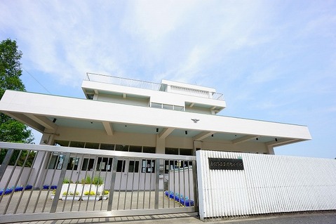 座間市立立野台小学校　距離約600m