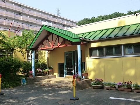 真理学園幼稚園まで約850m