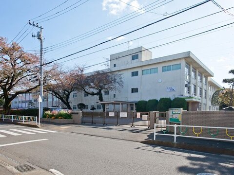 相模原市立緑が丘中学校　距離約550m