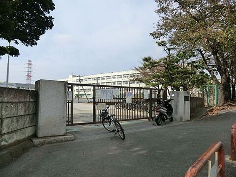 横浜市立東希望が丘小学校　距離約600m
