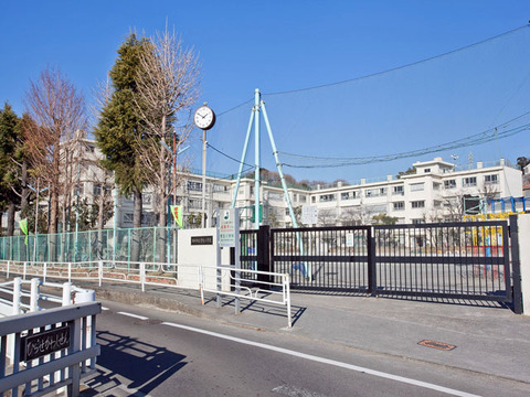 川崎市立菅生小学校　距離約720m