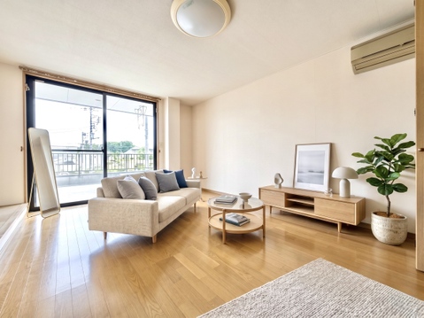 ※画像は実際の室内写真をもとに、家具・調度品の配置例をCG合成したもので、家具等は販売価格に含まれません。
