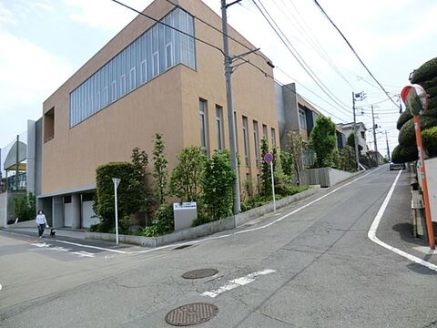 八王子実践幼稚園　距離約900m