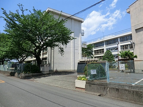 八王子市立第一中学校　距離約1790m