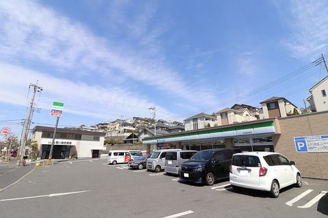 ファミリーマート　町田金井町店まで約700m