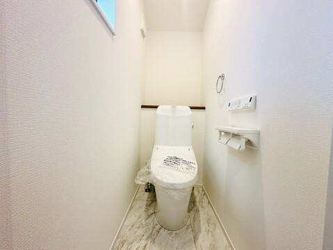 白を基調としたトイレ空間