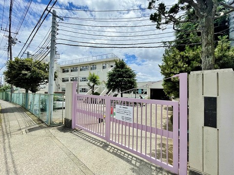 町田市立町田第三中学校　距離約200m