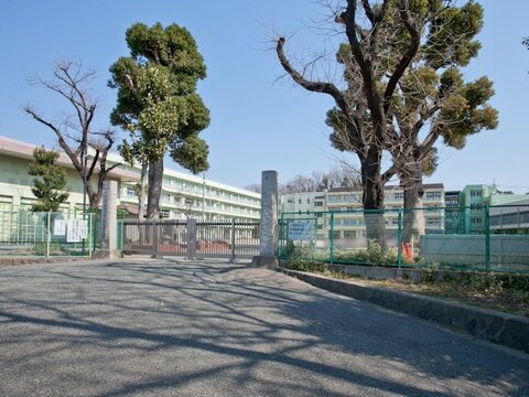 厚木市立南毛利小学校　距離約2100m
