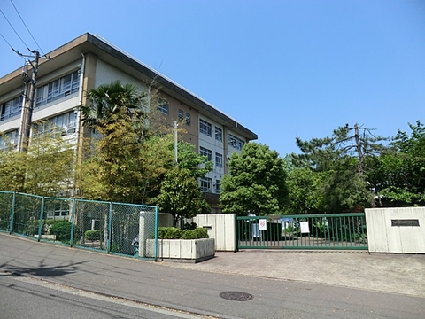 川崎市立西野川小学校まで約1100m