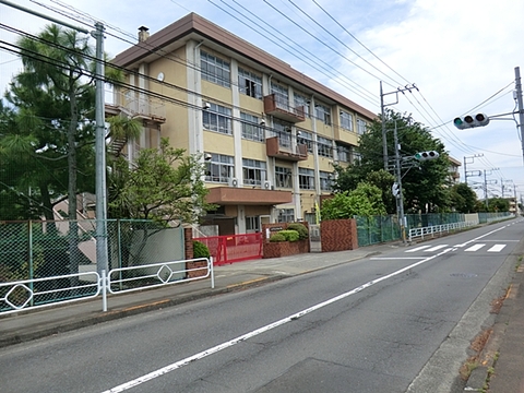 八王子市立椚田小学校　距離約1200m