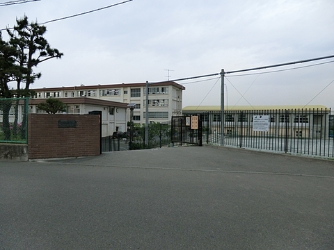 茅ヶ崎市立松林中学校　距離約350m