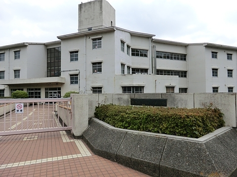 厚木市立森の里小学校まで約450m