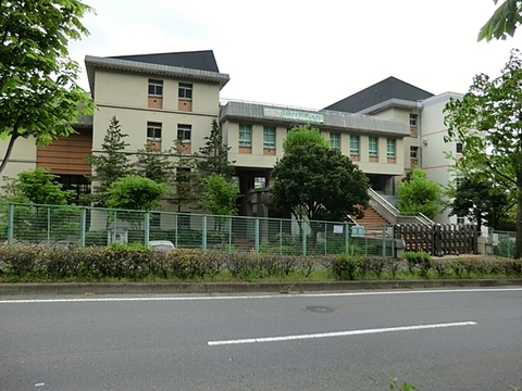 厚木市立森の里中学校まで約900m