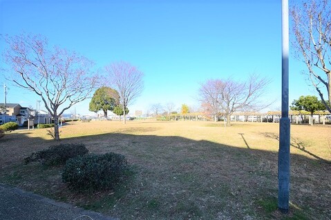 なかむら公園まで約2500m