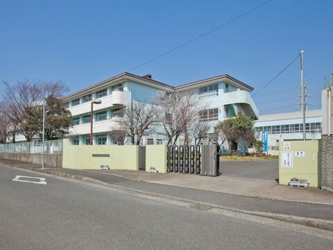 厚木市立戸田小学校まで約2000m