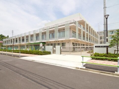 町田市立鶴川第一小学校　距離約2240m