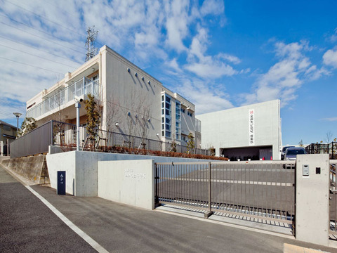 横浜市立あかね台中学校　距離約2400m