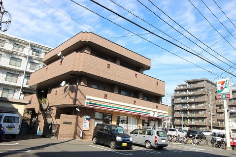 セブンイレブン　横浜荏田町店　距離約650m