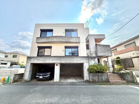 鉄筋コンクリート造の二世帯住宅