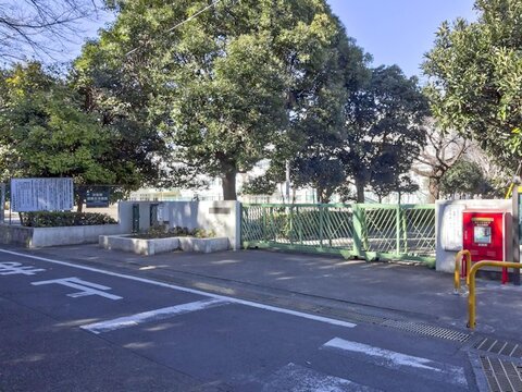 大和市立中央林間小学校　距離約500m