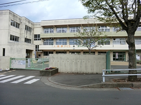 町田市立小中一貫校ゆくのき学園(大戸小学校)　距離約700m