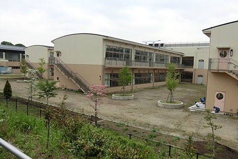八王子市立みなみ野君田小学校　距離約700m