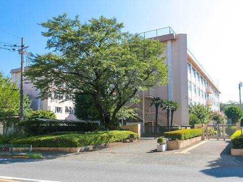 八王子市立東浅川小学校　距離約400m