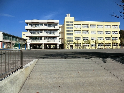 横浜市立駒林小学校まで約50m