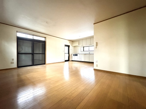 リフォーム前の写真です。お問合せお待ちしております♪