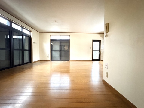 リフォーム前の写真です。お問合せお待ちしております♪