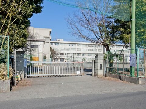海老名市立有馬中学校　距離約2000m