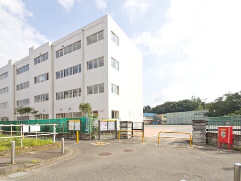 大和市立北大和小学校　距離約600m