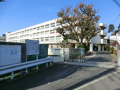 横浜市立篠原中学校　距離約800m