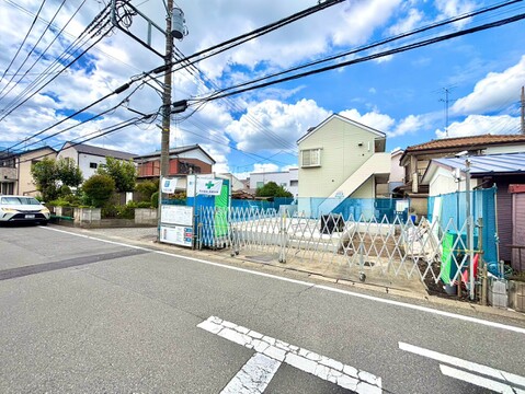 住宅街の一角にある土地の外観です