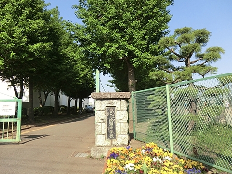 綾瀬市立綾瀬中学校　距離約170m