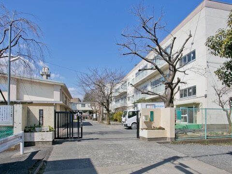 八王子市立第四中学校　距離約1600m