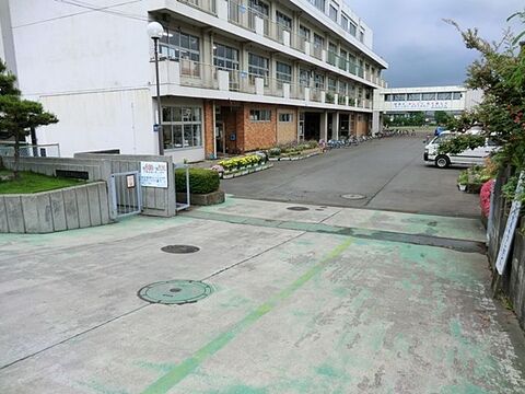 相模原市立田名北小学校　距離約350m