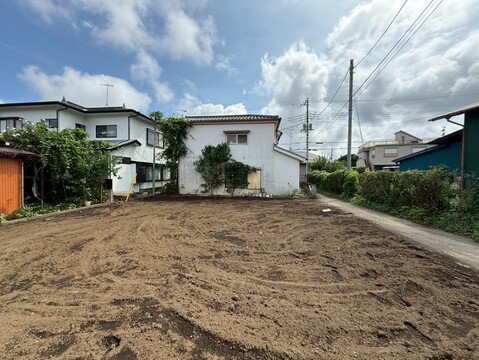住宅が建ち並ぶ土地の全景写真です