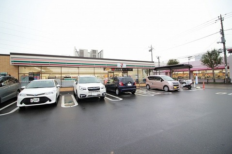 セブンイレブン　横浜奈良北団地店　距離約640m