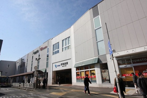 小田急小田原線「伊勢原」駅まで約400m