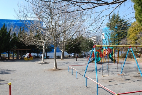 嶮山公園まで約230m