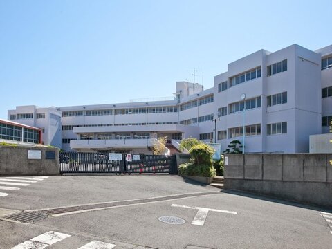伊勢原市立竹園小学校　距離約750m