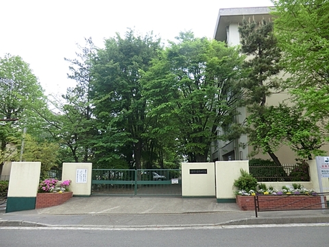 川崎市立南生田中学校　距離約1440m