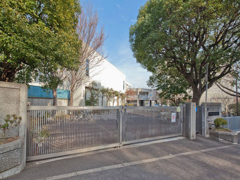 川崎市立南菅小学校　距離約400m