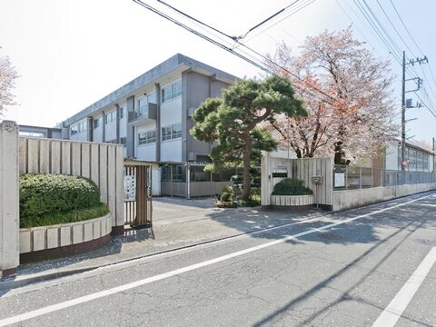 八王子市立川口中学校　距離約800m