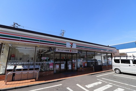 セブンイレブン　横浜森の台店まで約900m
